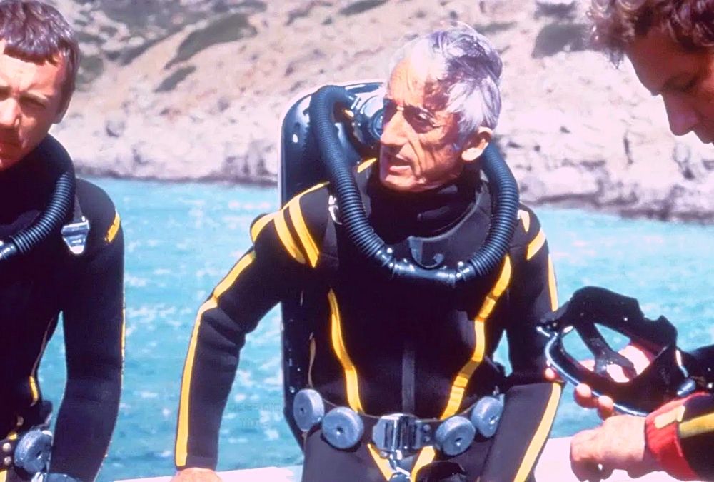 Aki hangot adott a csendnek – 111 éve született Cousteau kapitány